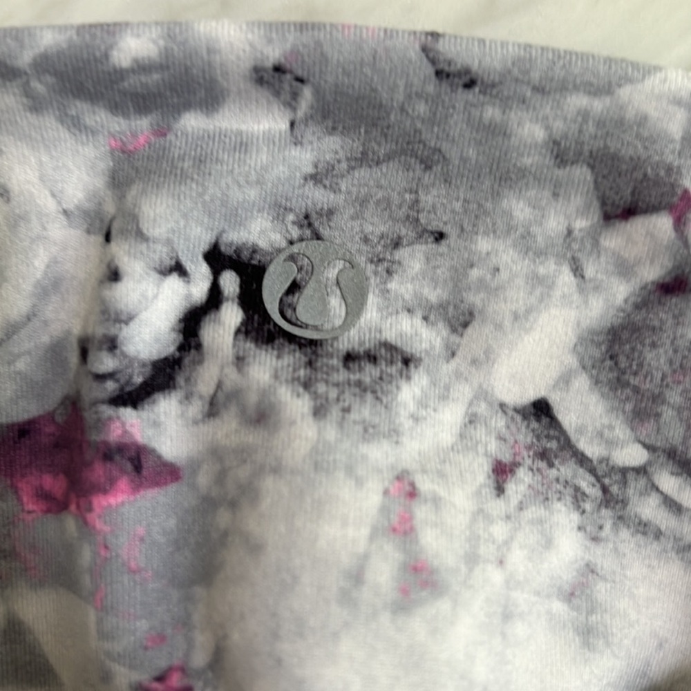 Lululemon Wunder Under High Rise Cropped Floral Pant - Picture 3 of 3